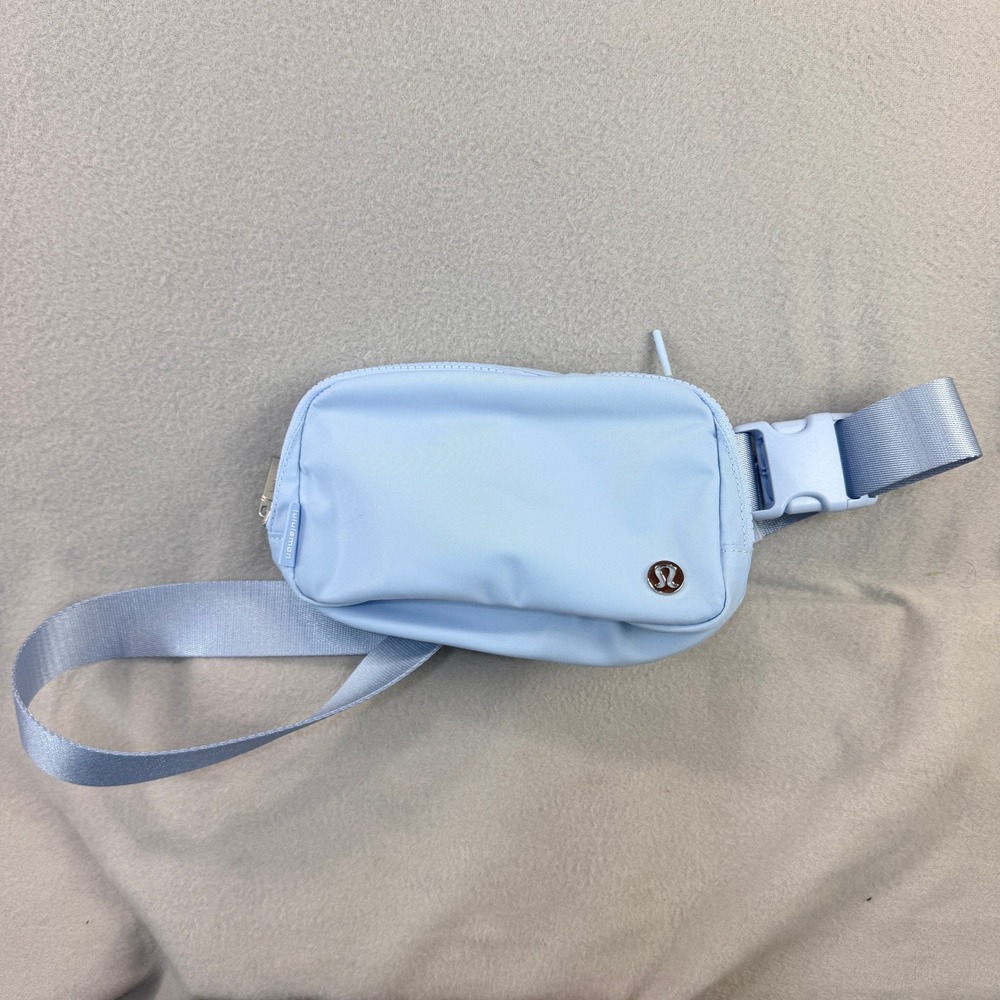 Lululemon Everywhere Belt Bag 1L Light Blue Adjustable Strap Crossbody Bag